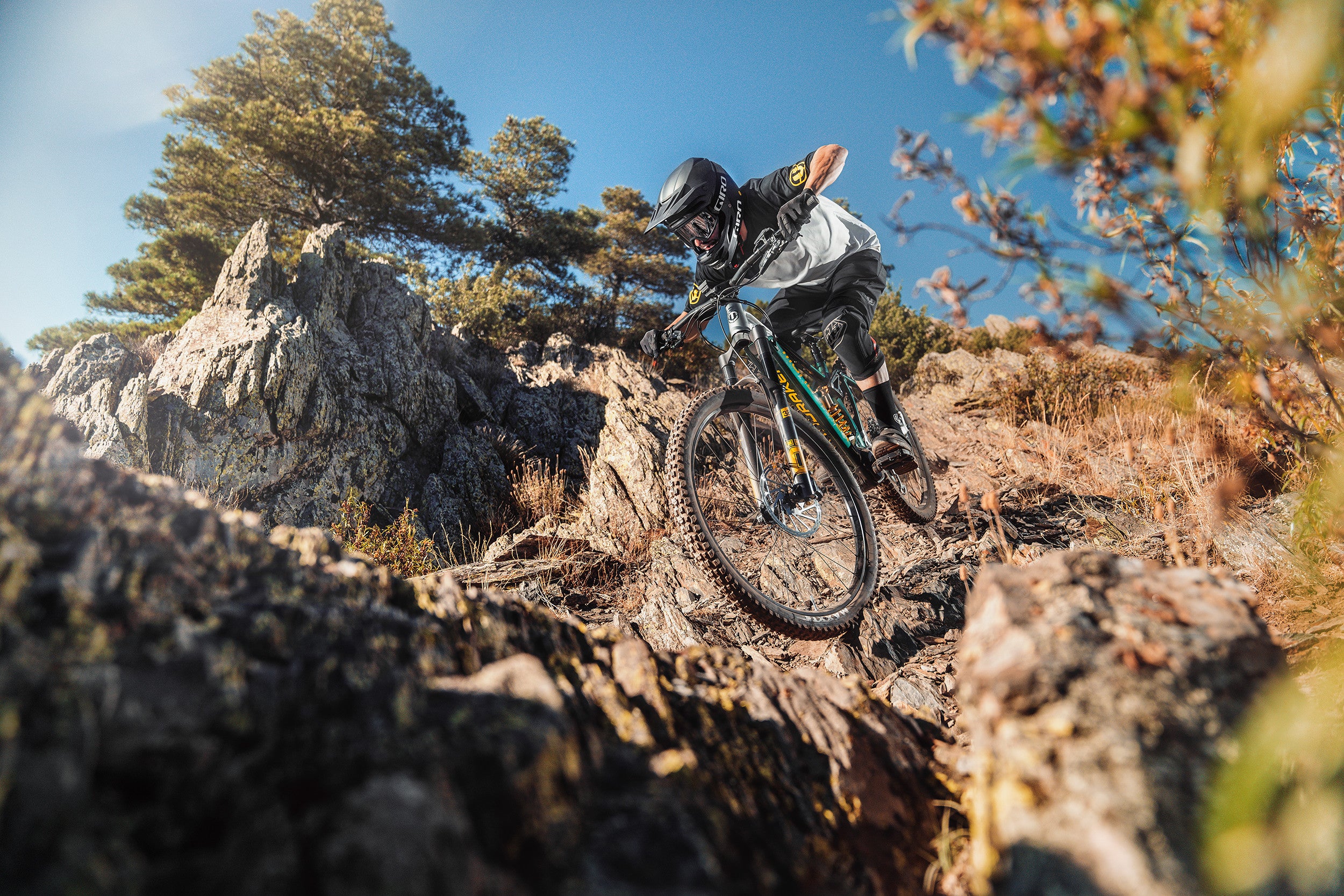 SUPERENDURO E-BIKES